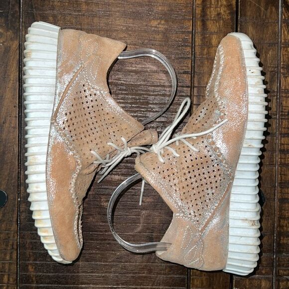 Diba True Poker Lace Up Sneaker Gold Rose Size 7 - Picture 7 of 11